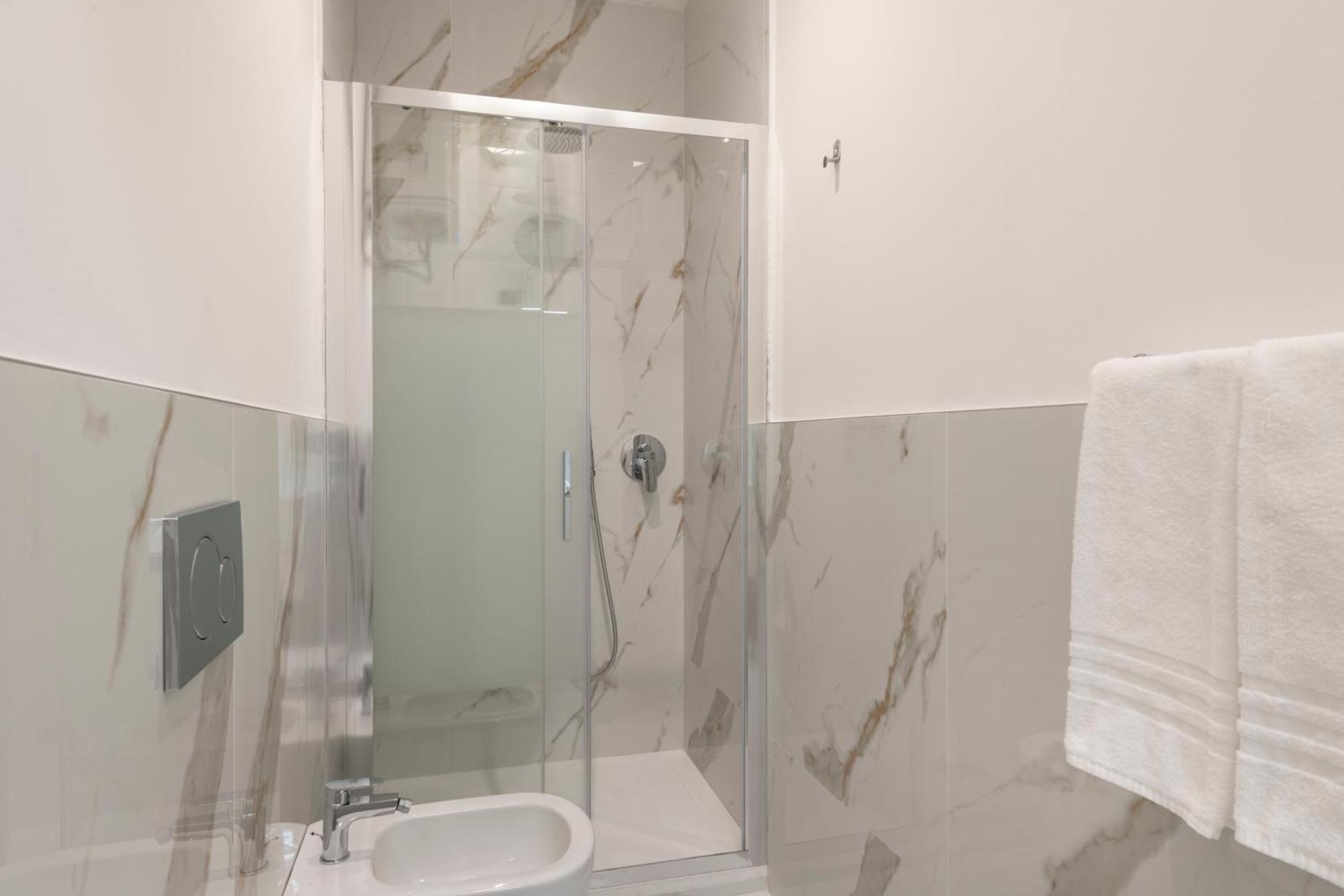 Milan Royal Suites Duomo Esterno foto