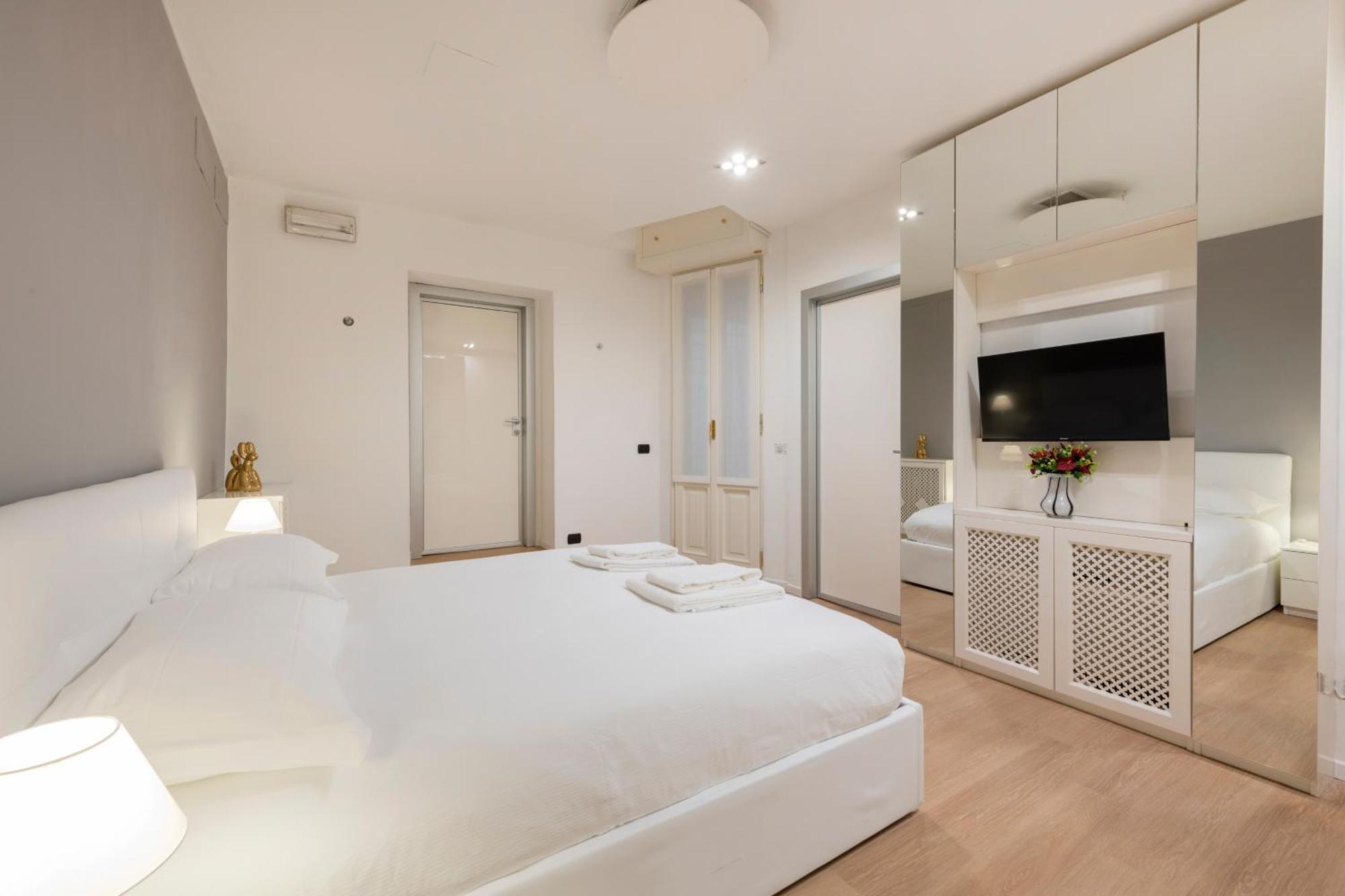 Milan Royal Suites Duomo Esterno foto